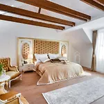 Michael's Palace 4*