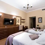 Ξενοδοχείο Michael's Palace 4*