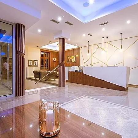 Michael's Palace Hotel 4*